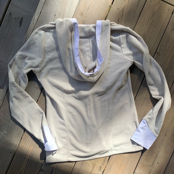 Lolë Cream Fleece Pullover - Picture 4 of 10